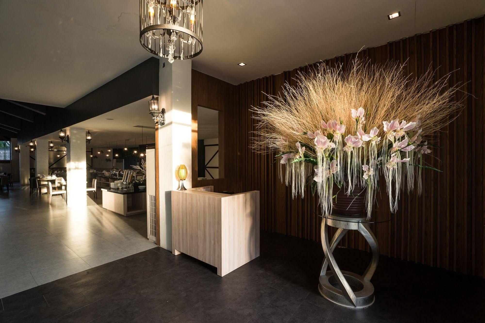 Ivory Villa City Bang Lamung Exterior foto
